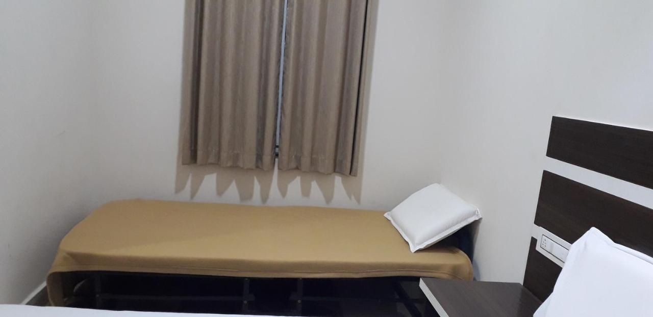 Mp Residency Hotell Kumbakonam Exteriör bild